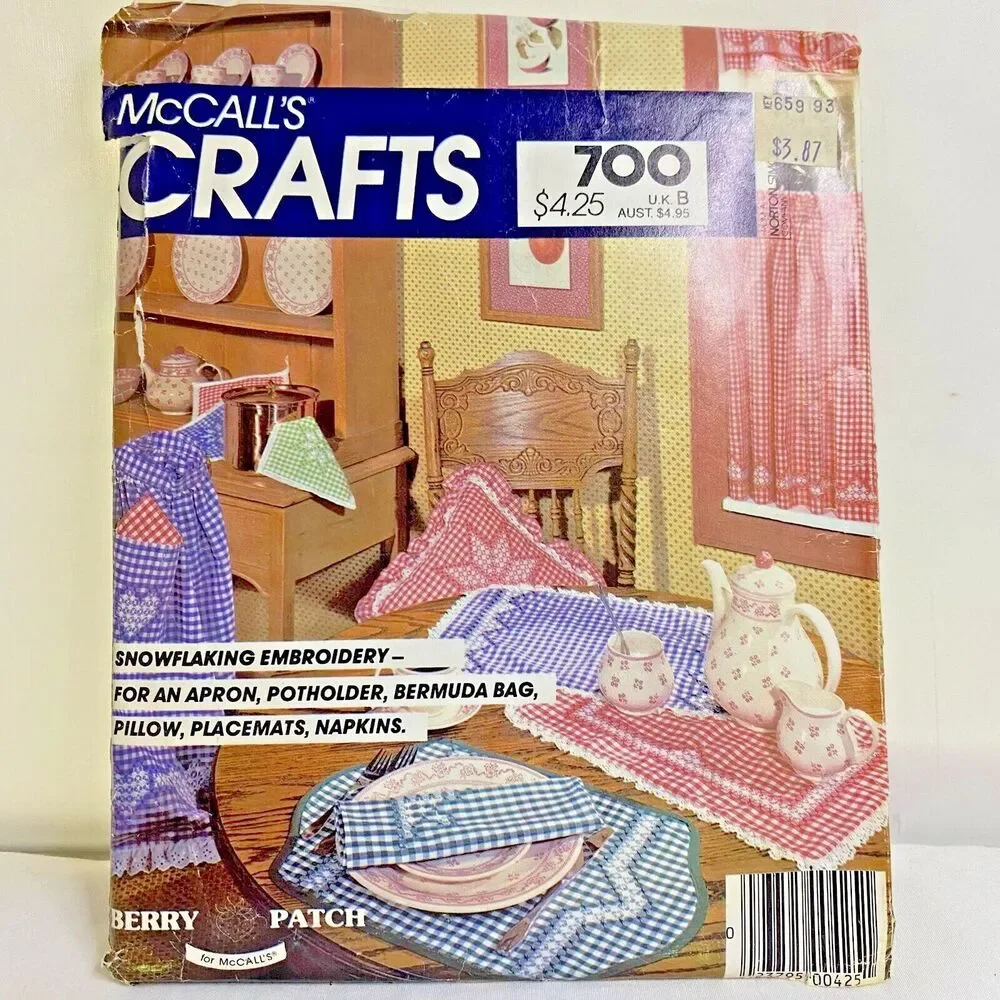 #0700 McCalls Craft Kitchen Napkins Curtains placematts linnens Sewing Pattern
